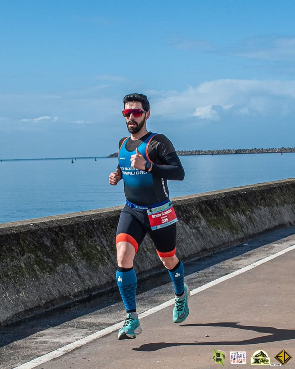 Atleta com o dorsal 235