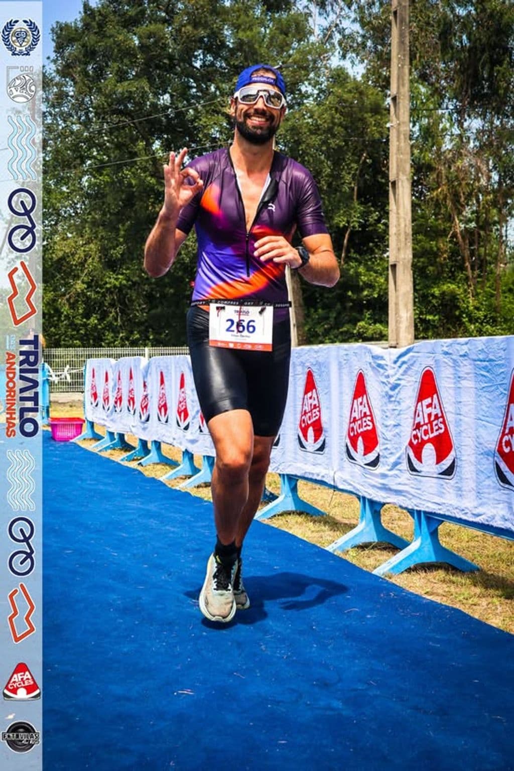 Atleta com o dorsal 266