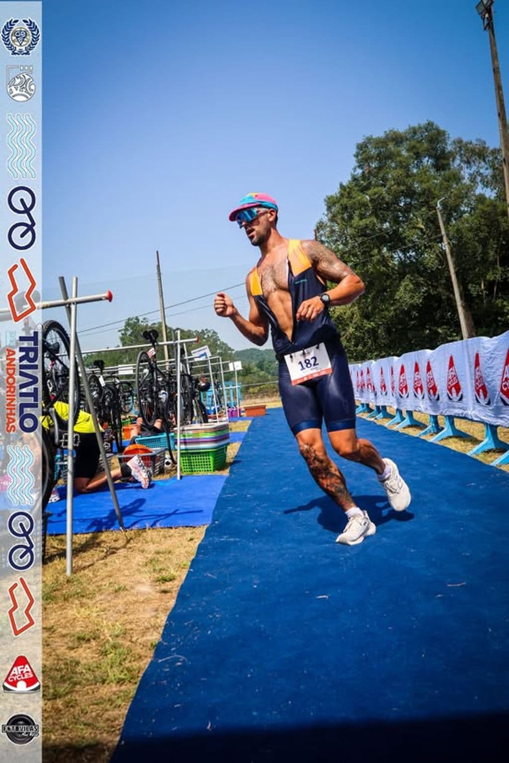 Atleta com o dorsal 182