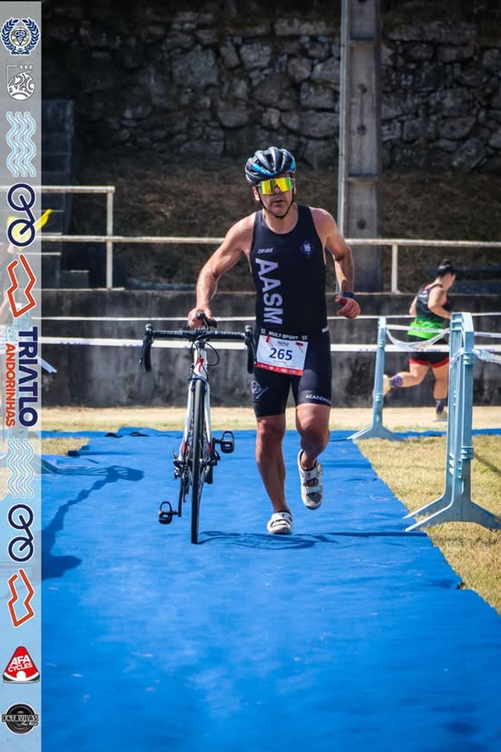 Atleta com o dorsal 265