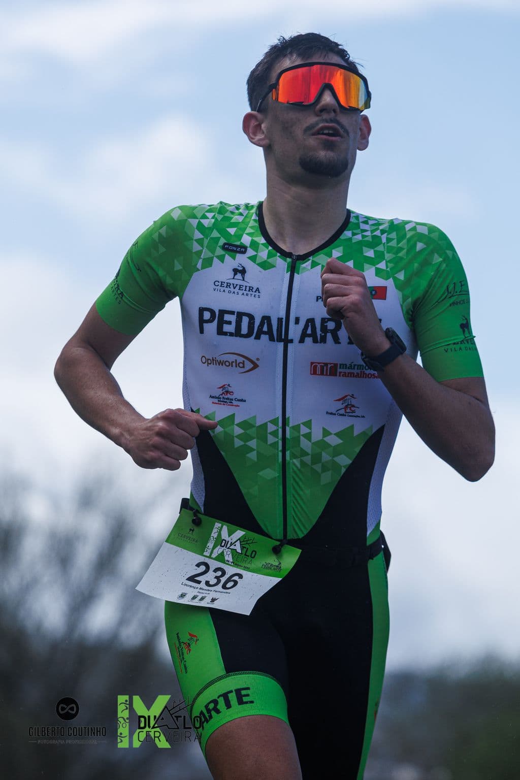 Atleta com o dorsal 236
