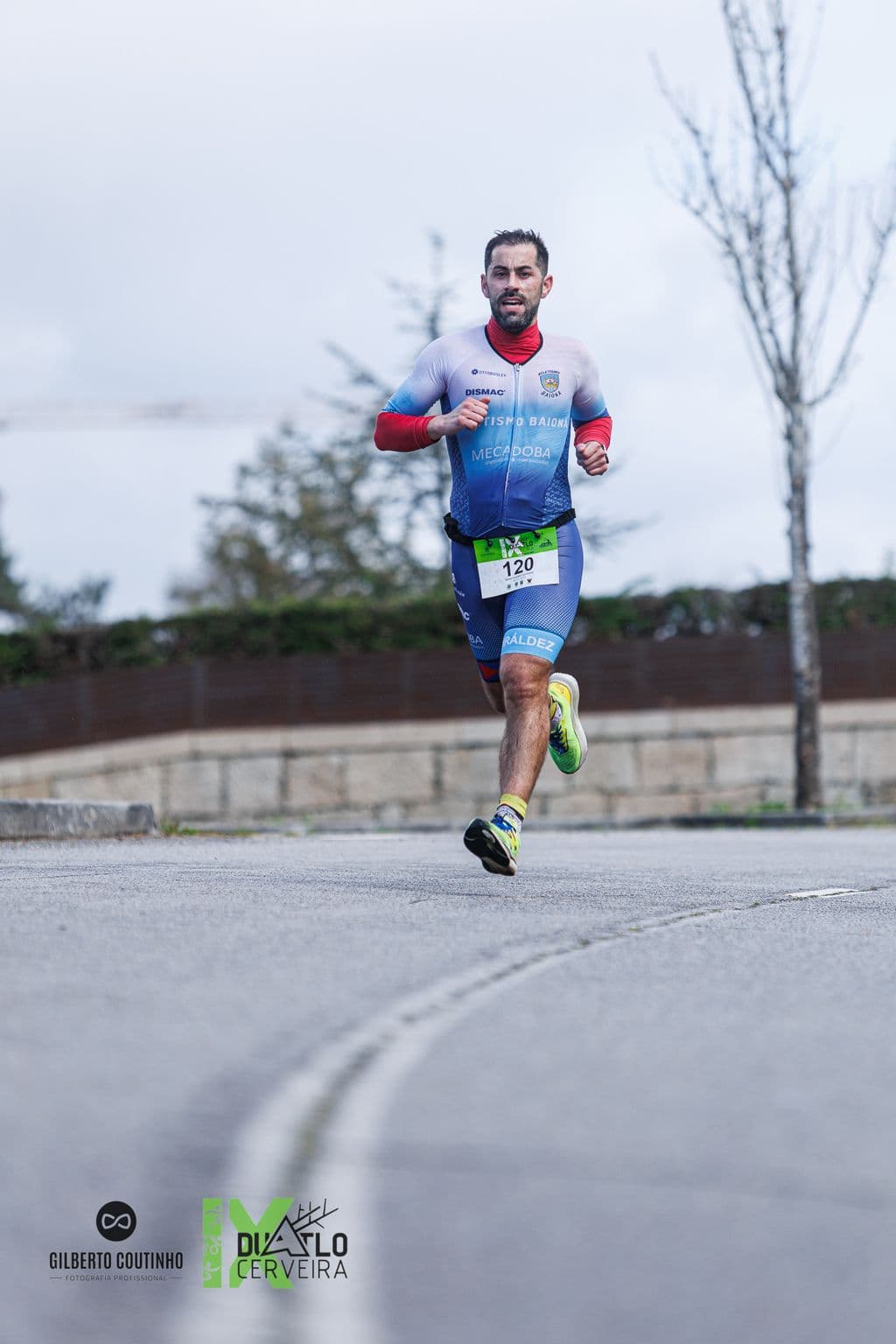 Atleta com o dorsal 120