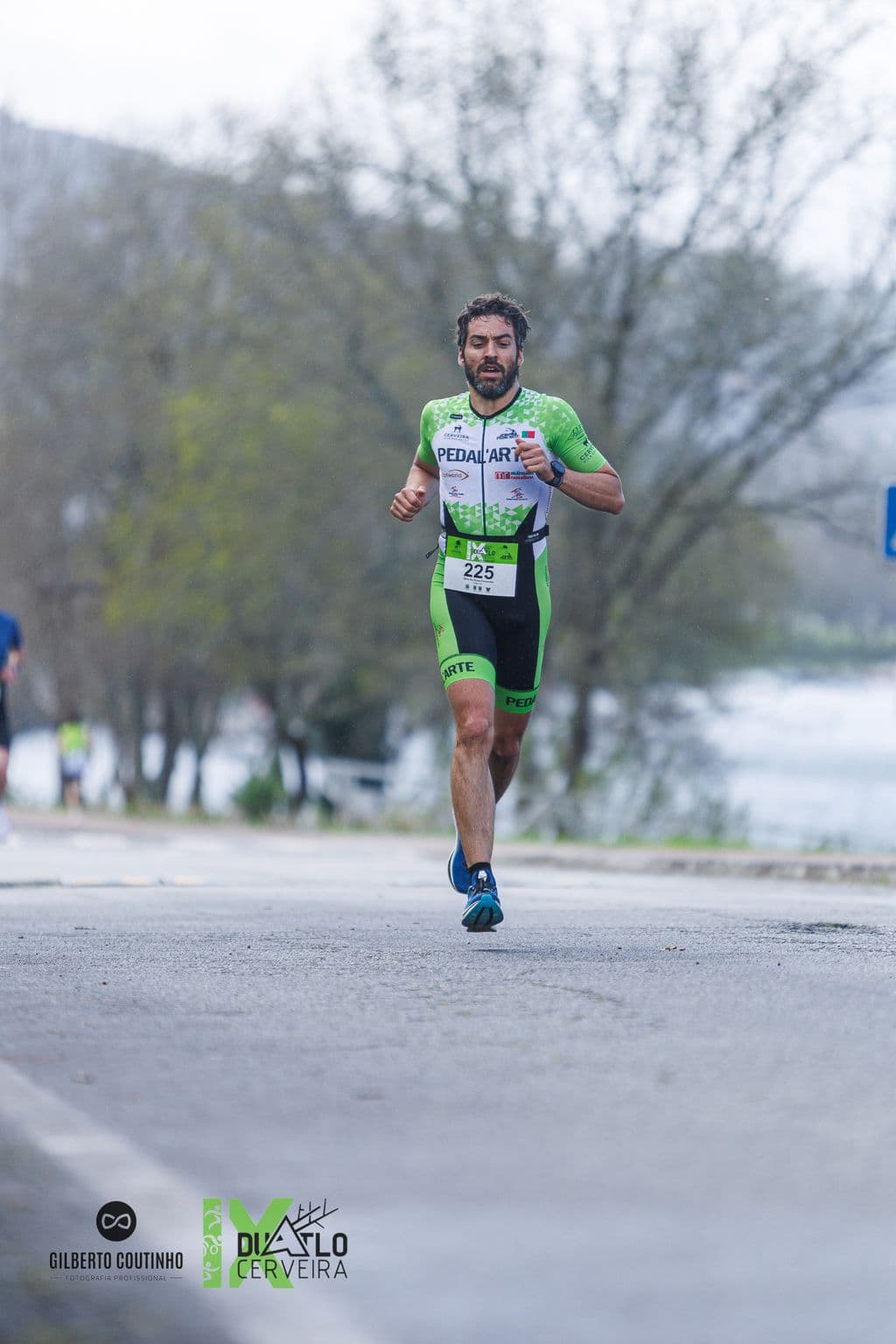 Atleta com o dorsal 225