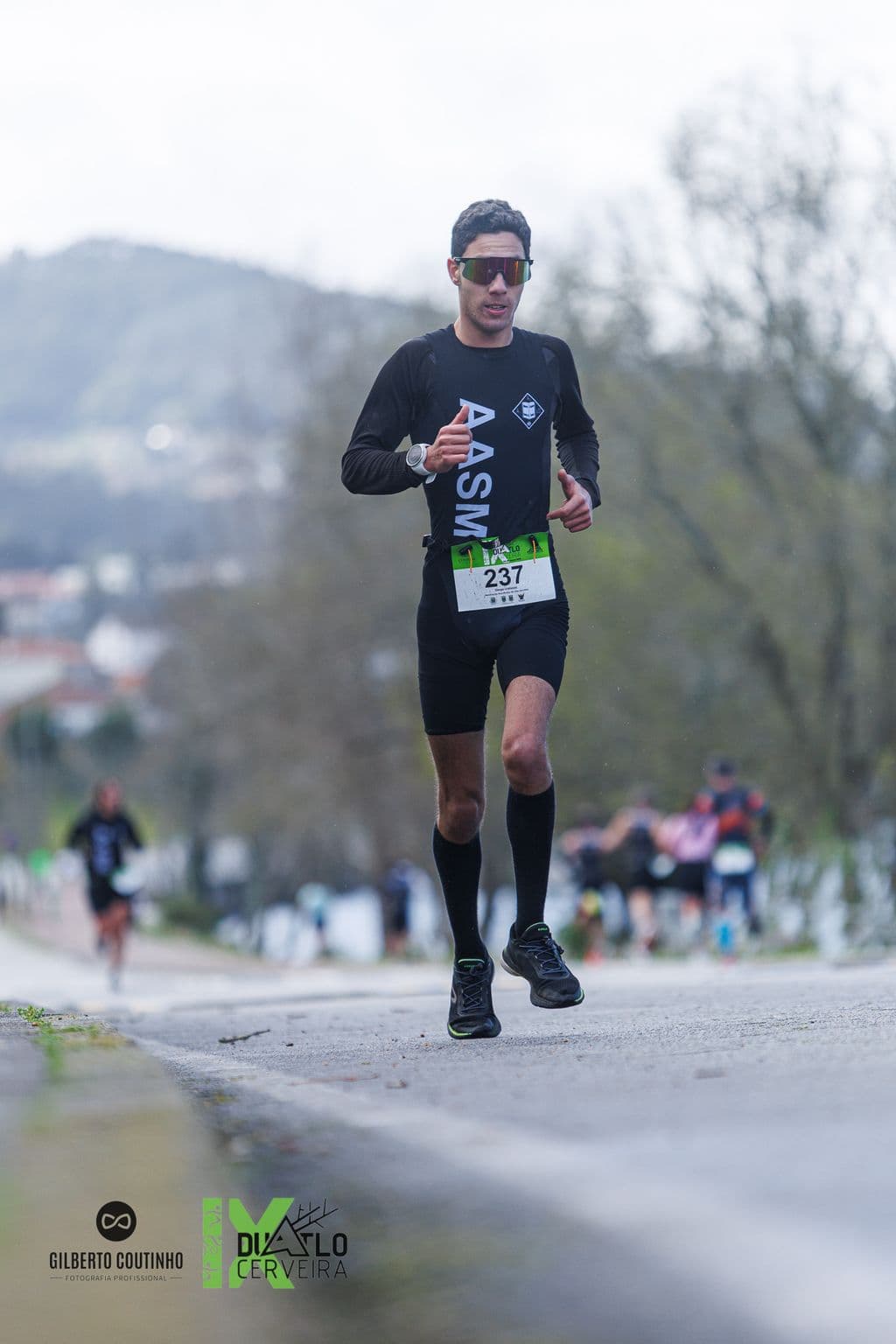 Atleta com o dorsal 121