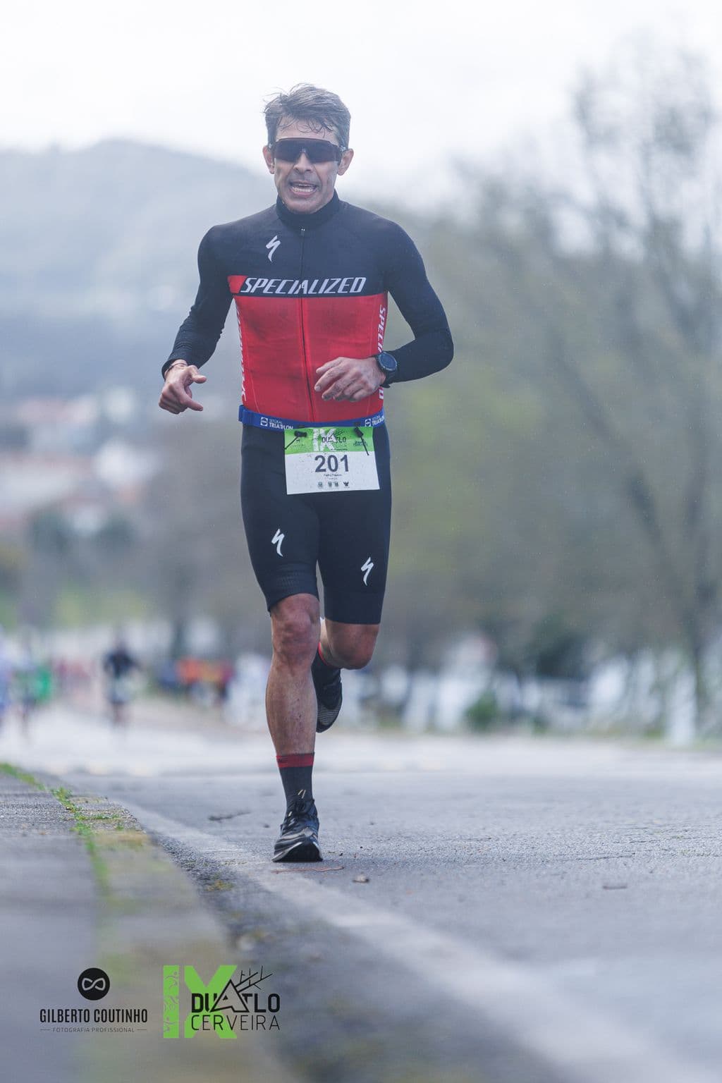 Atleta com o dorsal 201