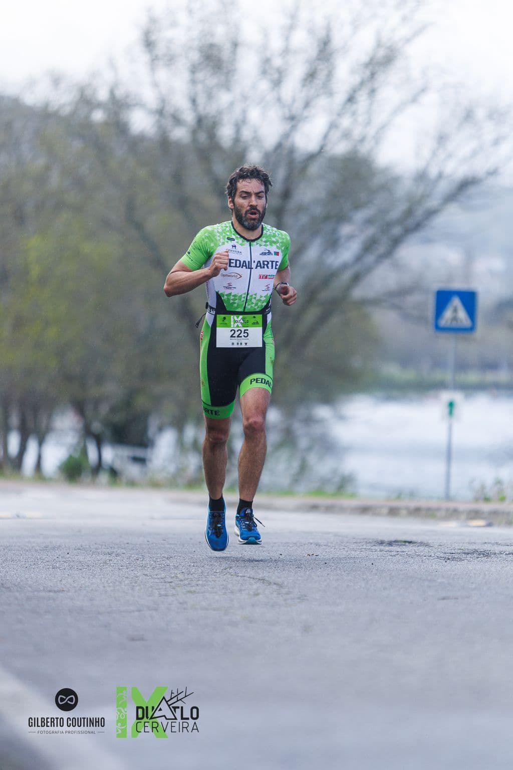 Atleta com o dorsal 225
