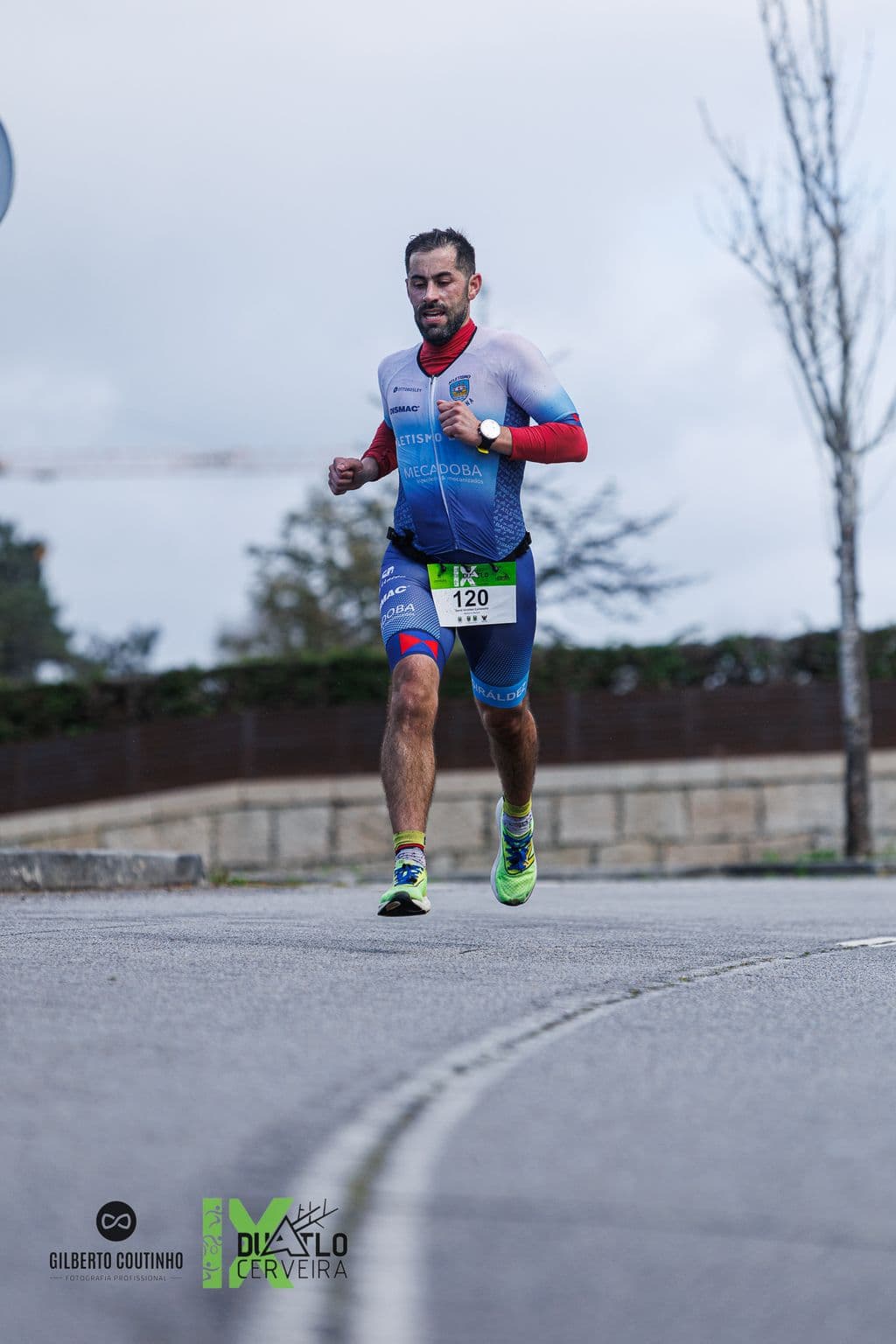 Atleta com o dorsal 120