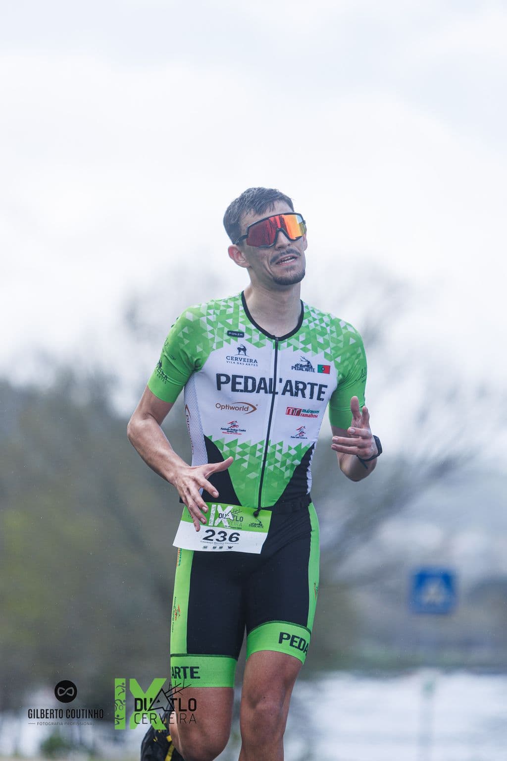 Atleta com o dorsal 236