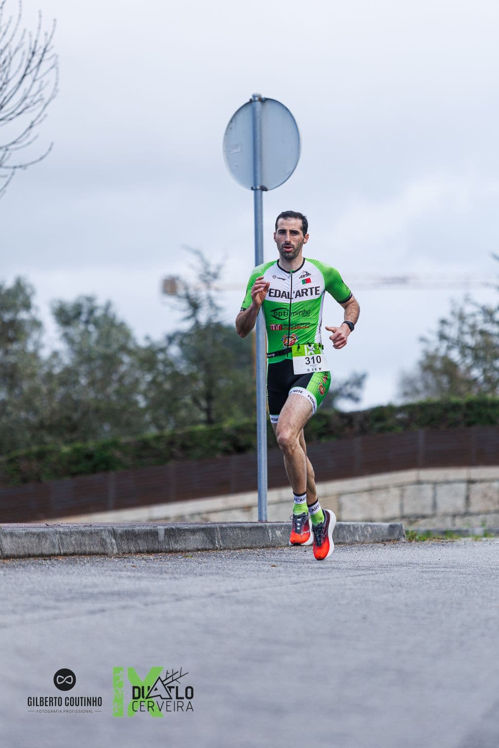 Atleta com o dorsal 310