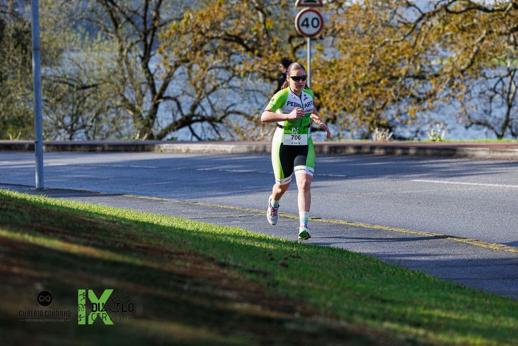 Atleta com o dorsal 706