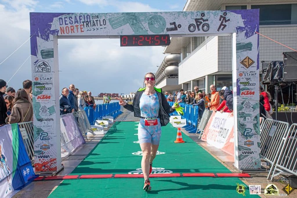 Atleta com o dorsal 323