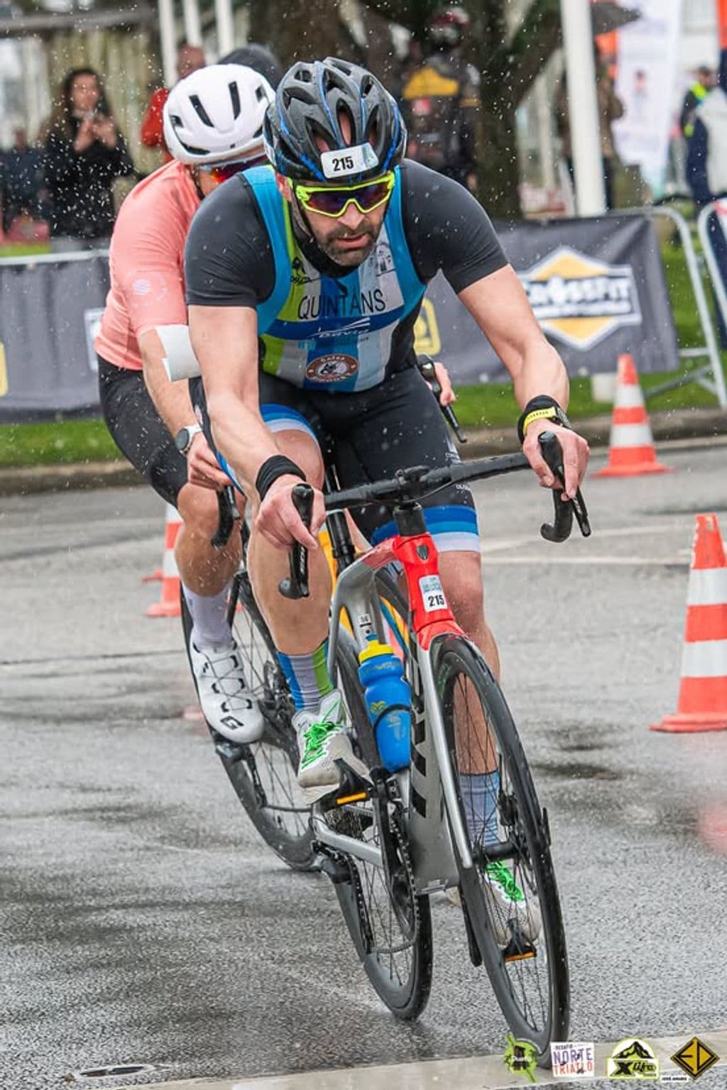 Atleta com o dorsal 215