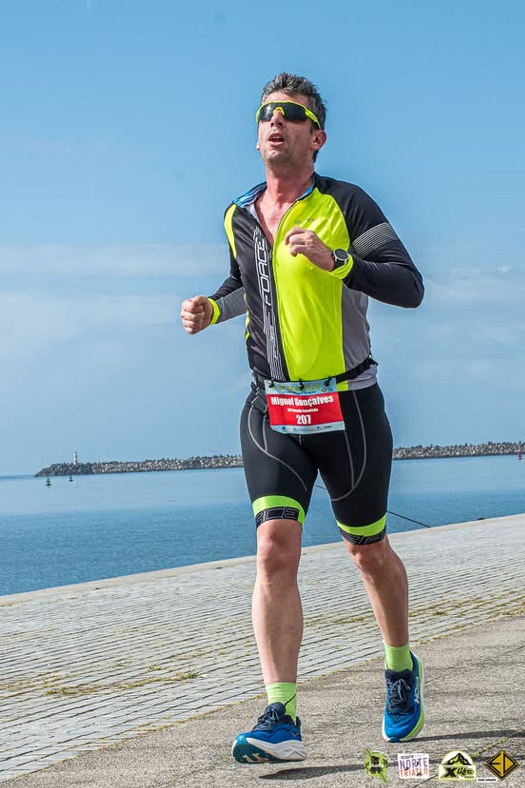 Atleta com o dorsal 207