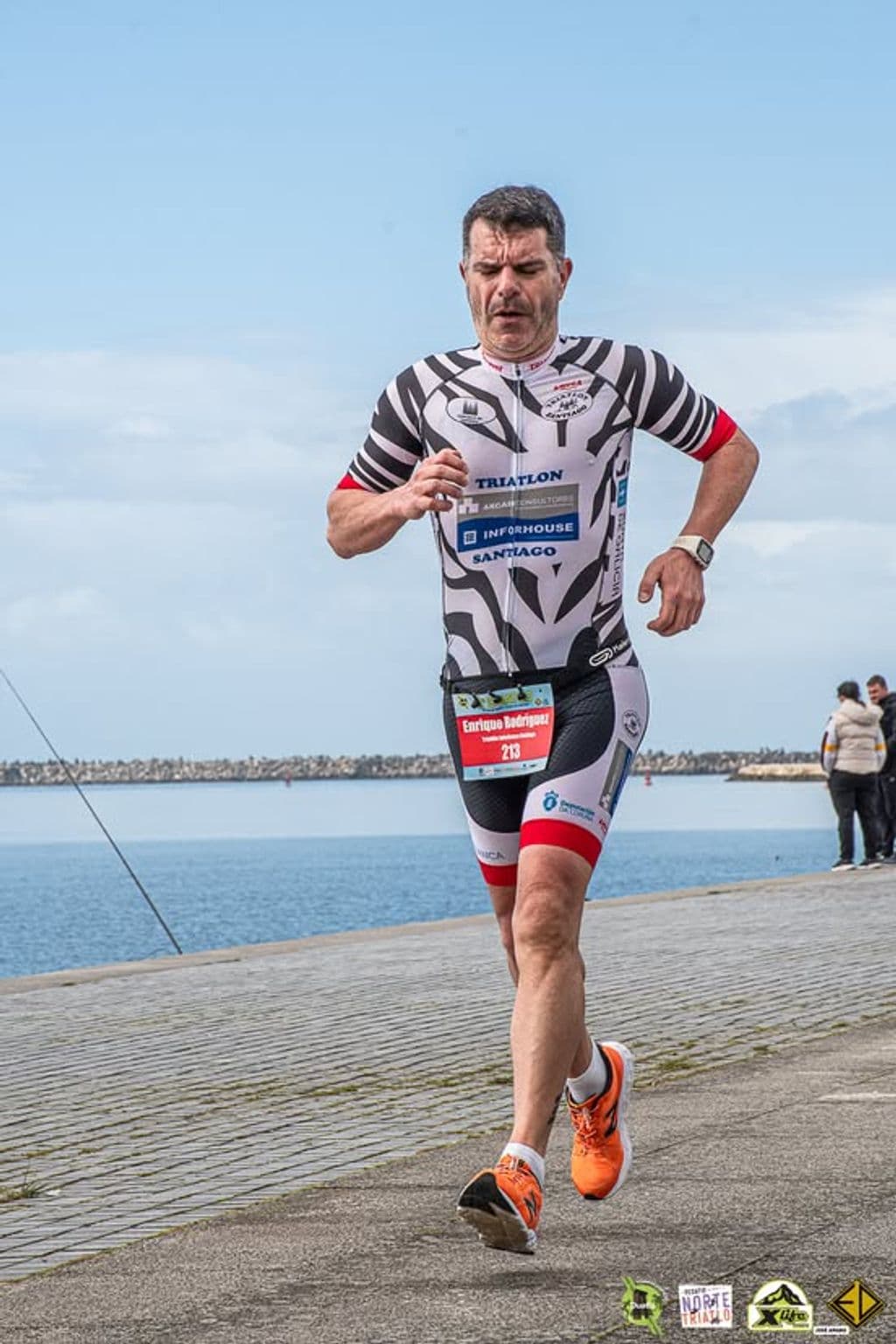 Atleta com o dorsal 213