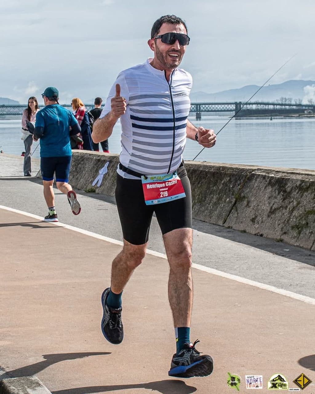 Atleta com o dorsal 219