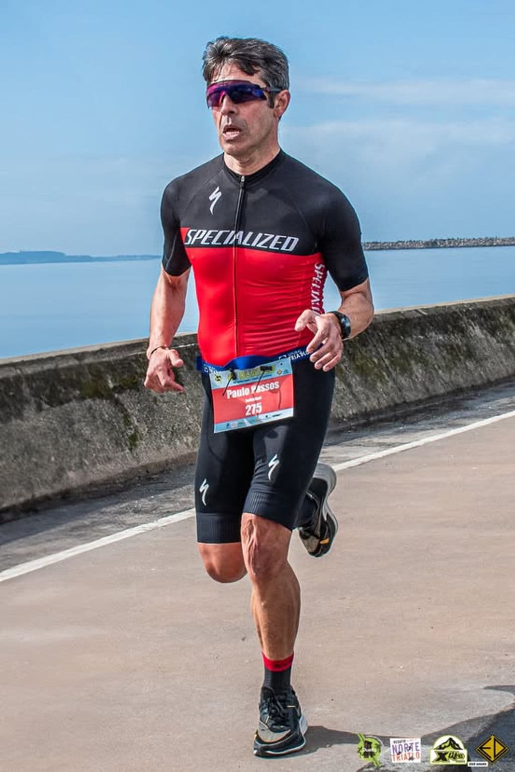 Atleta com o dorsal 275