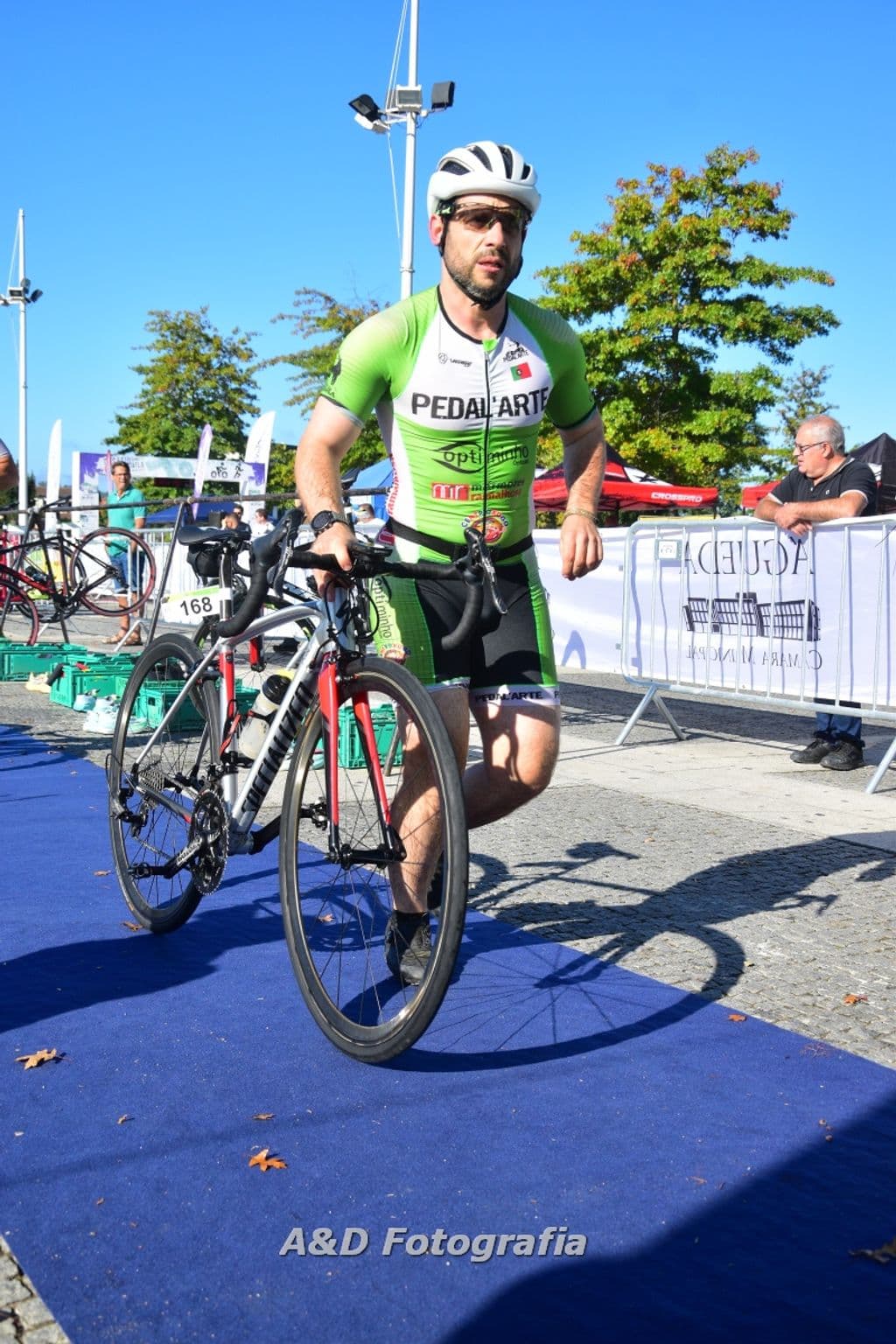 Atleta com o dorsal 168