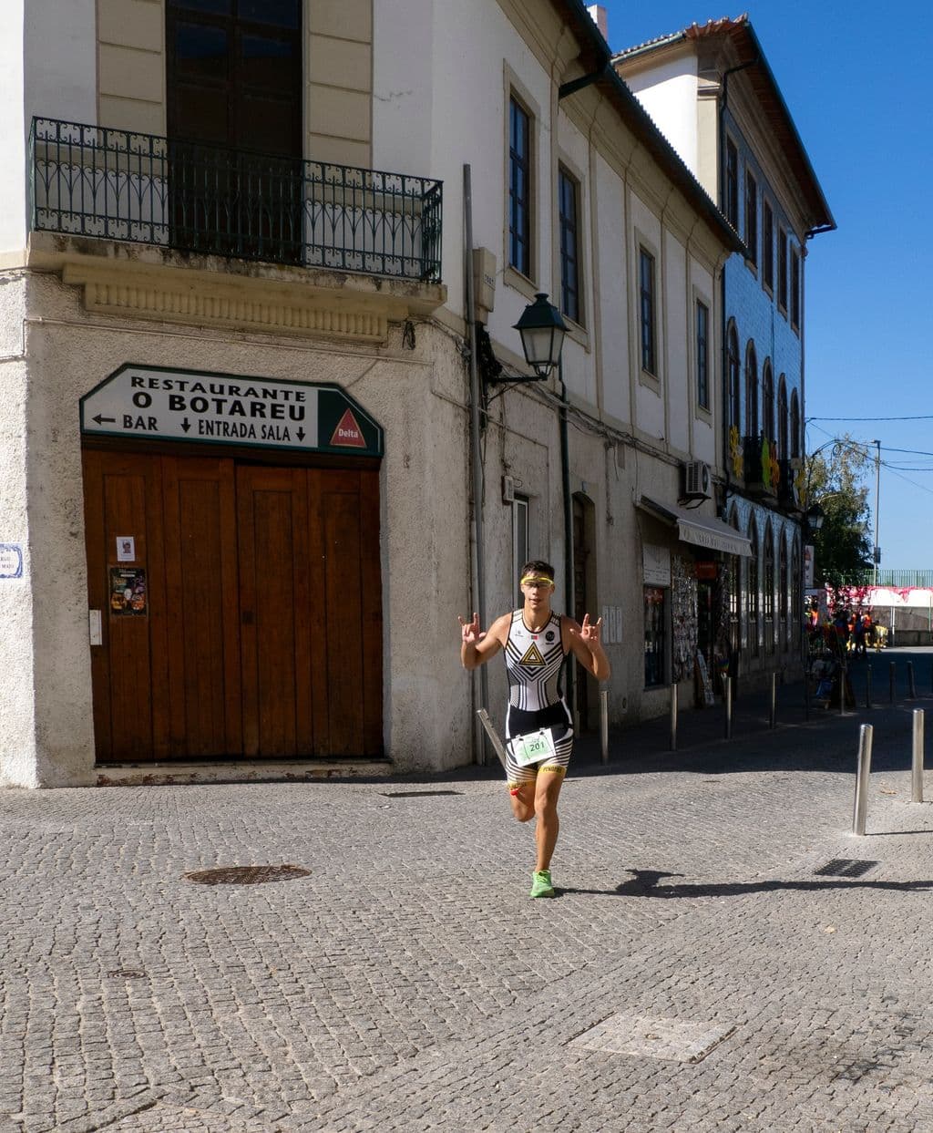 Atleta com o dorsal 201