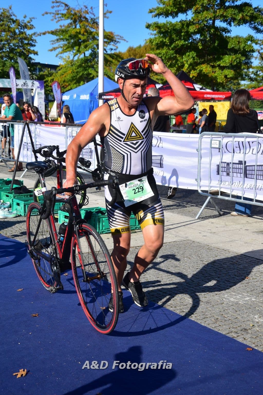 Atleta com o dorsal 229