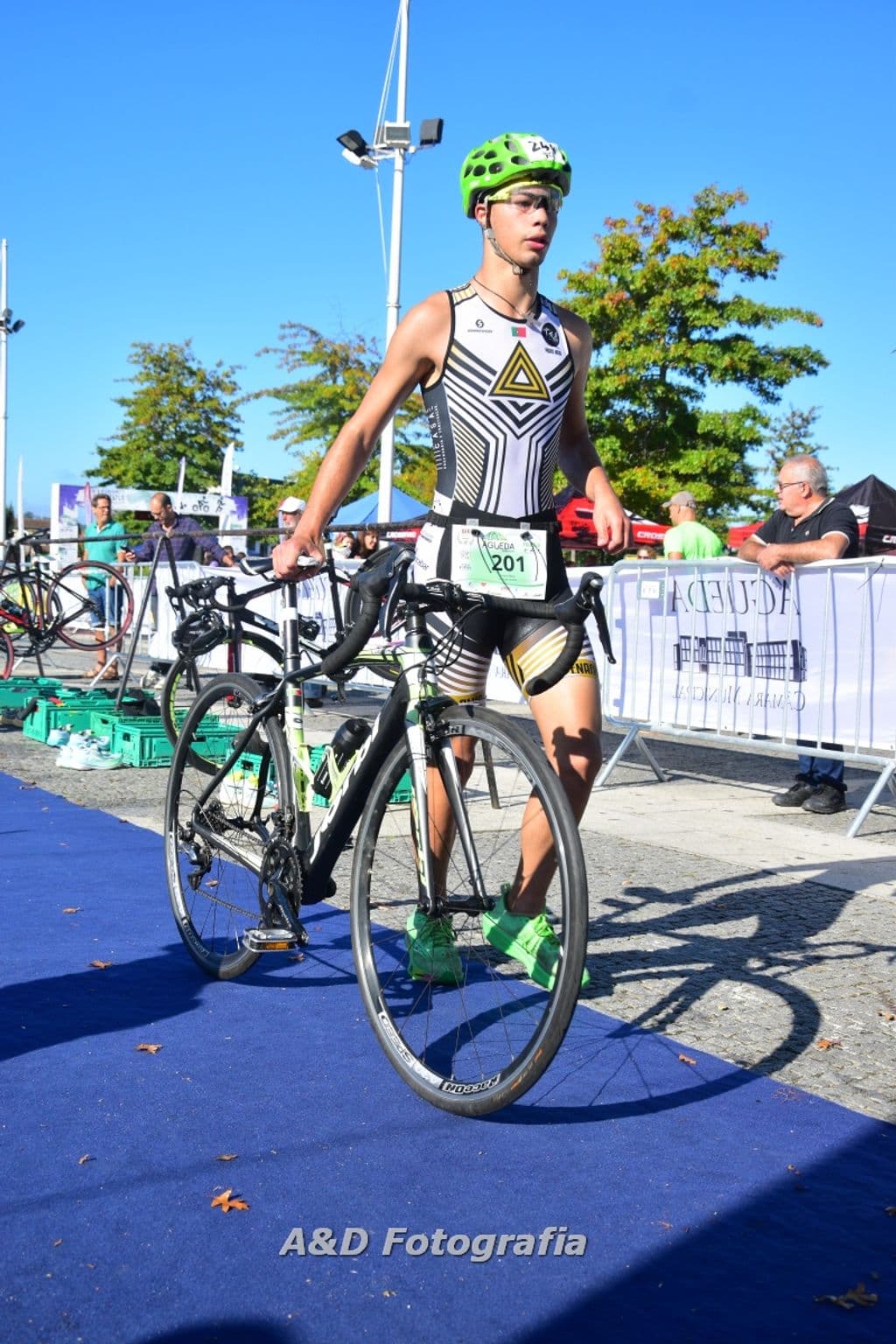 Atleta com o dorsal 201