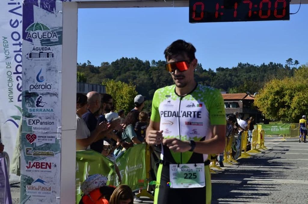 Atleta com o dorsal 225