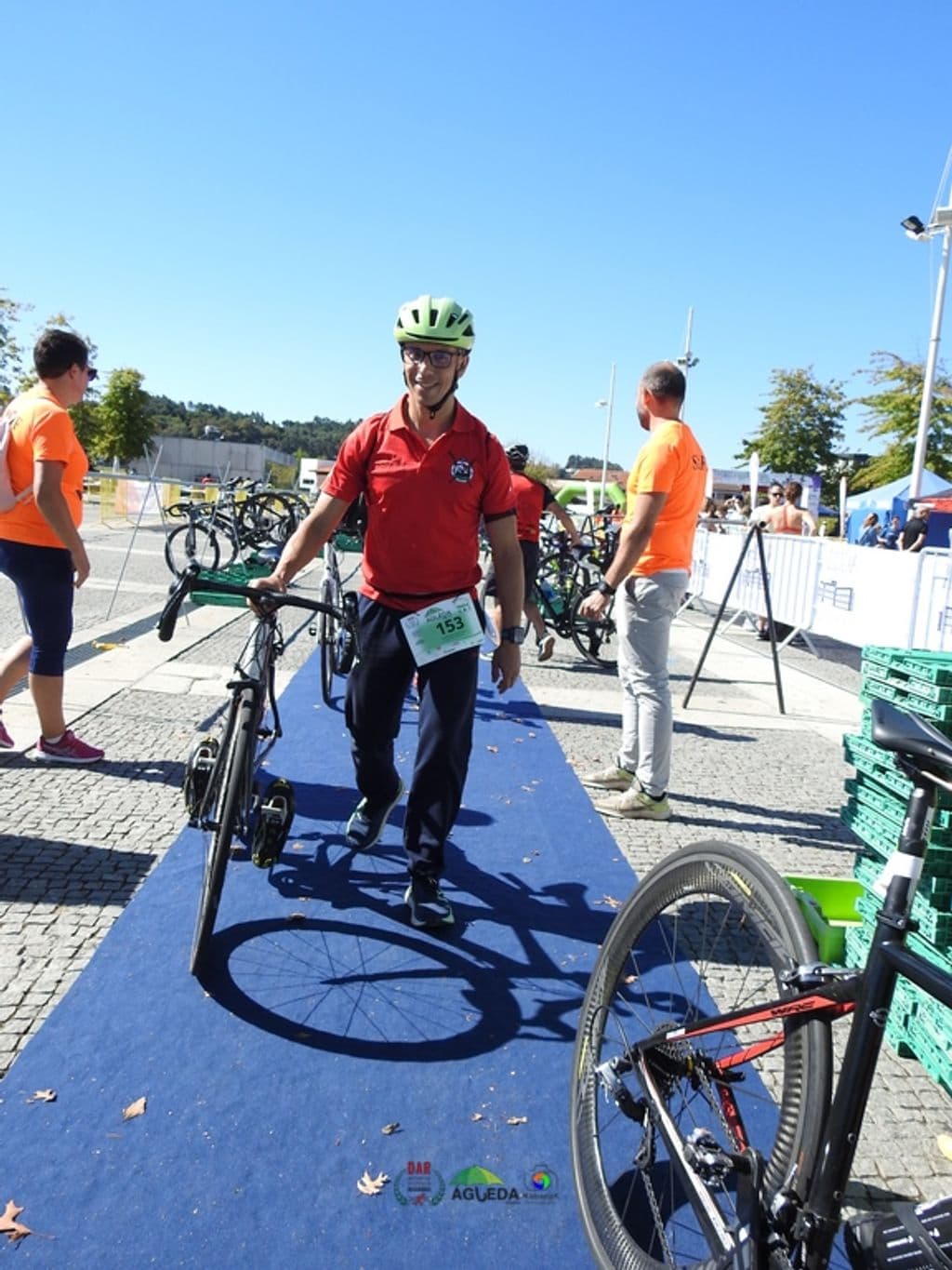 Atleta com o dorsal 153