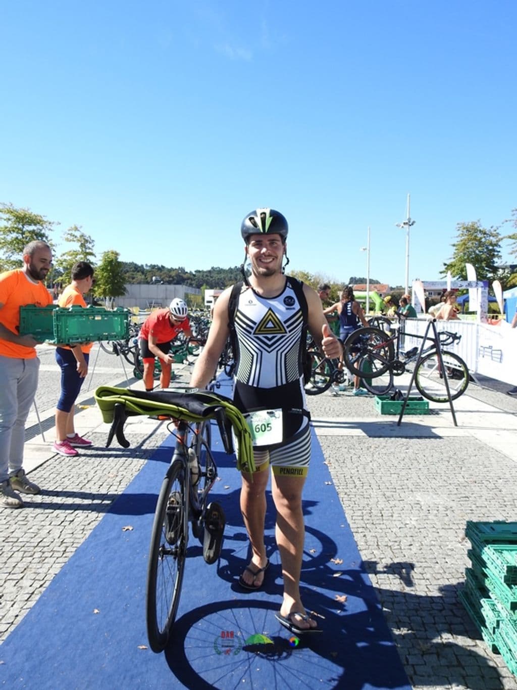 Atleta com o dorsal 605