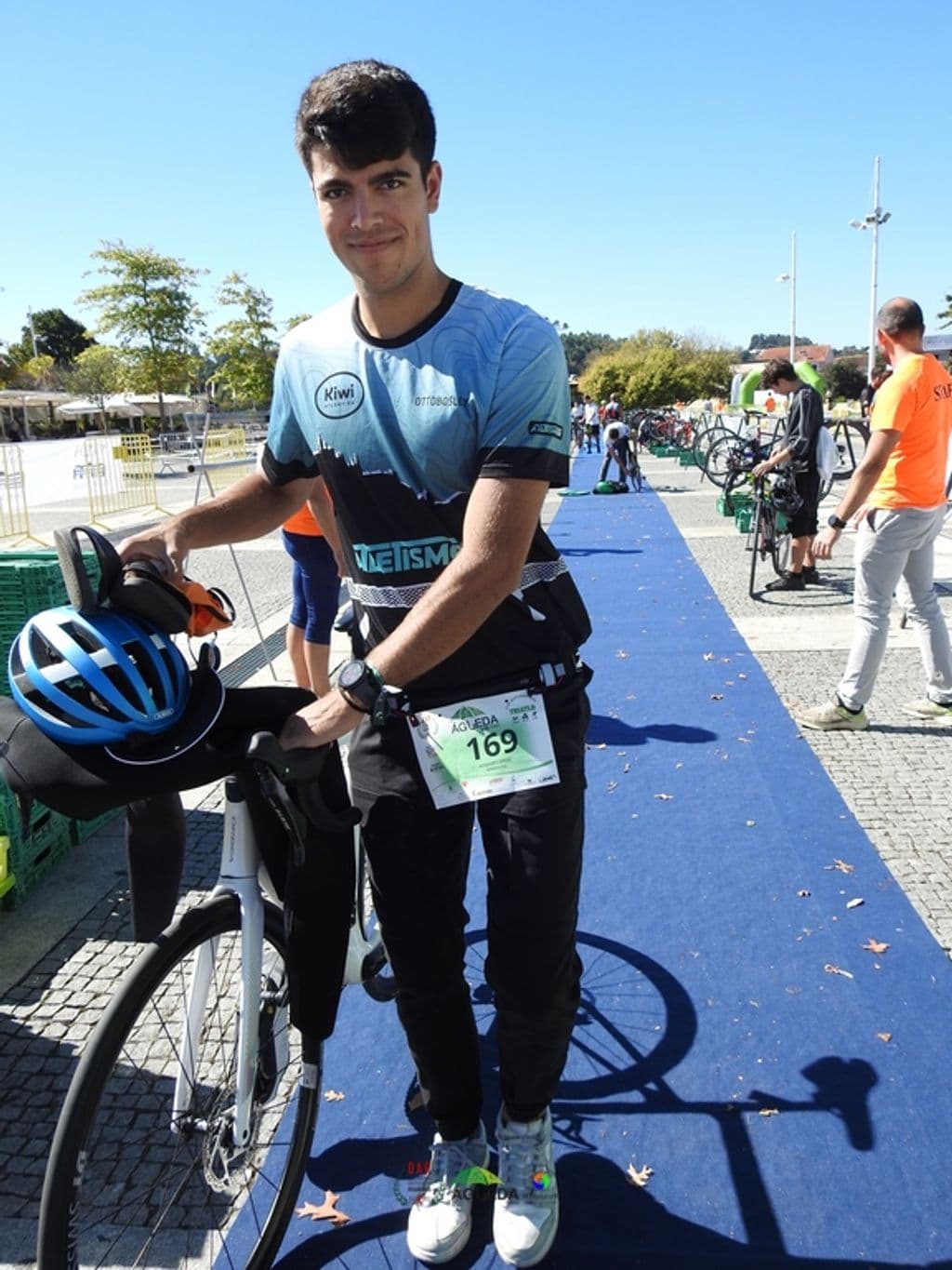 Atleta com o dorsal 169