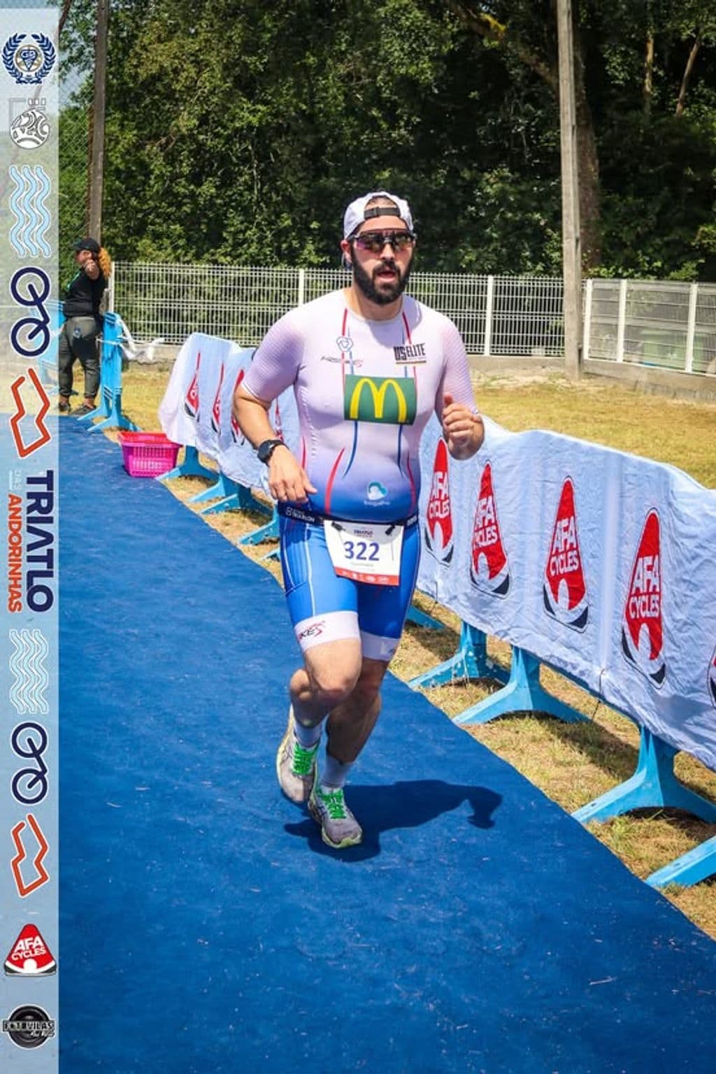 Atleta com o dorsal 322