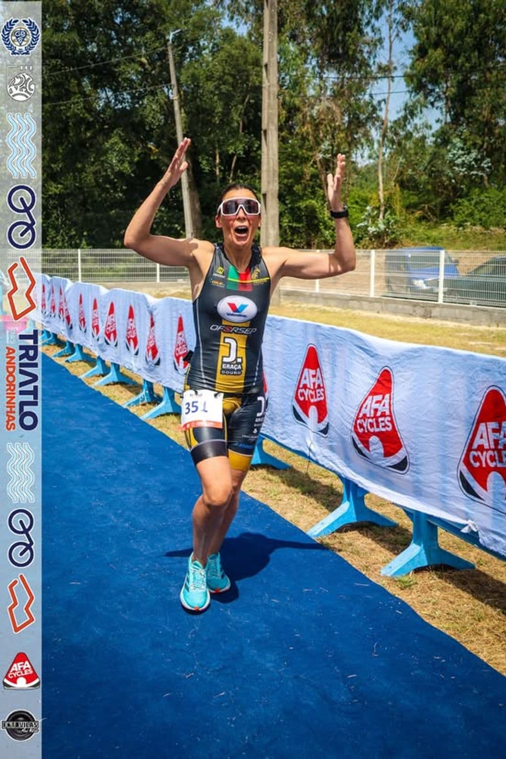 Atleta com o dorsal 351