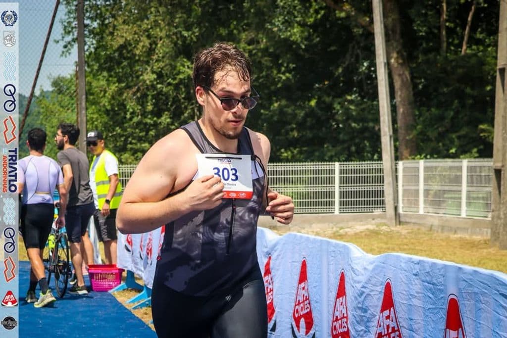 Atleta com o dorsal 303