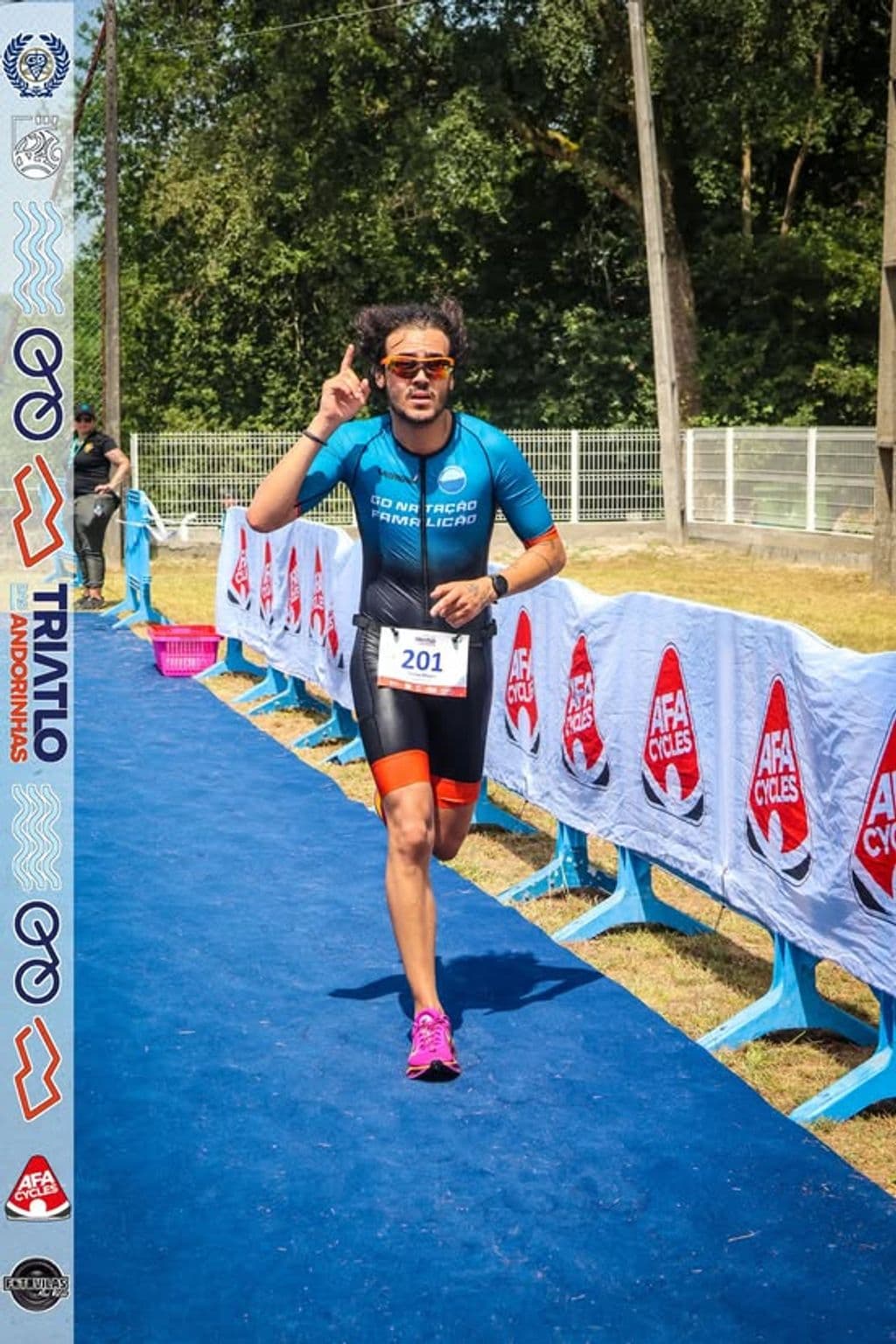 Atleta com o dorsal 201