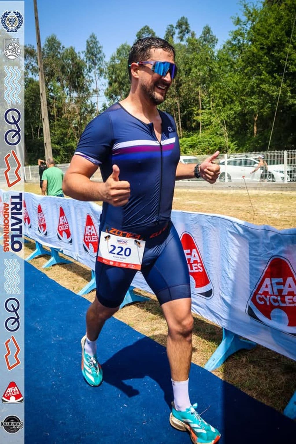 Atleta com o dorsal 220