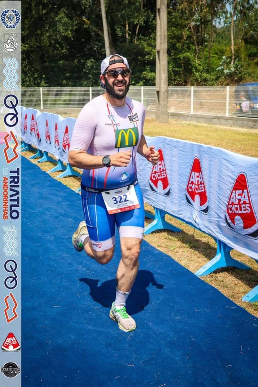 Atleta com o dorsal 322