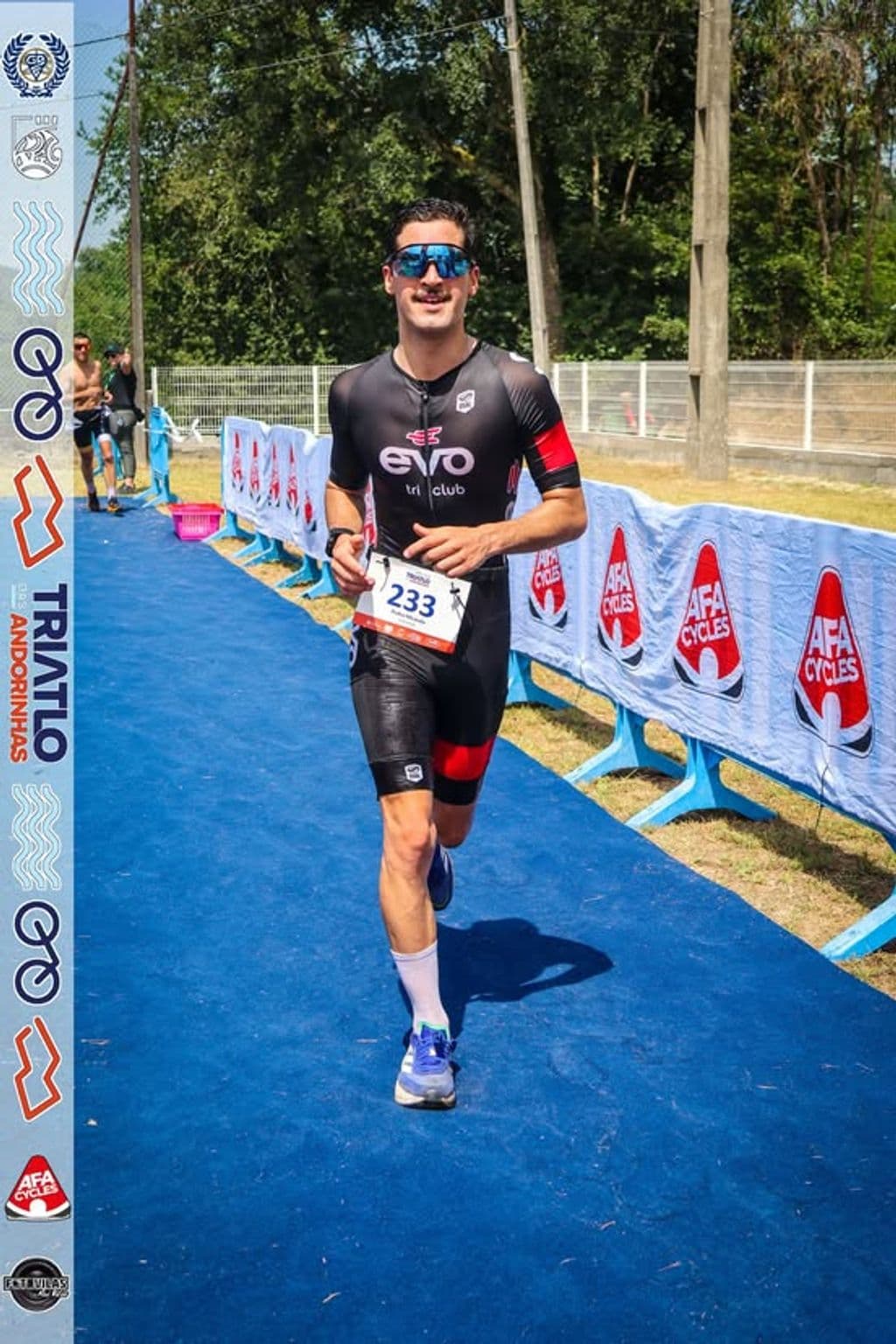 Atleta com o dorsal 233