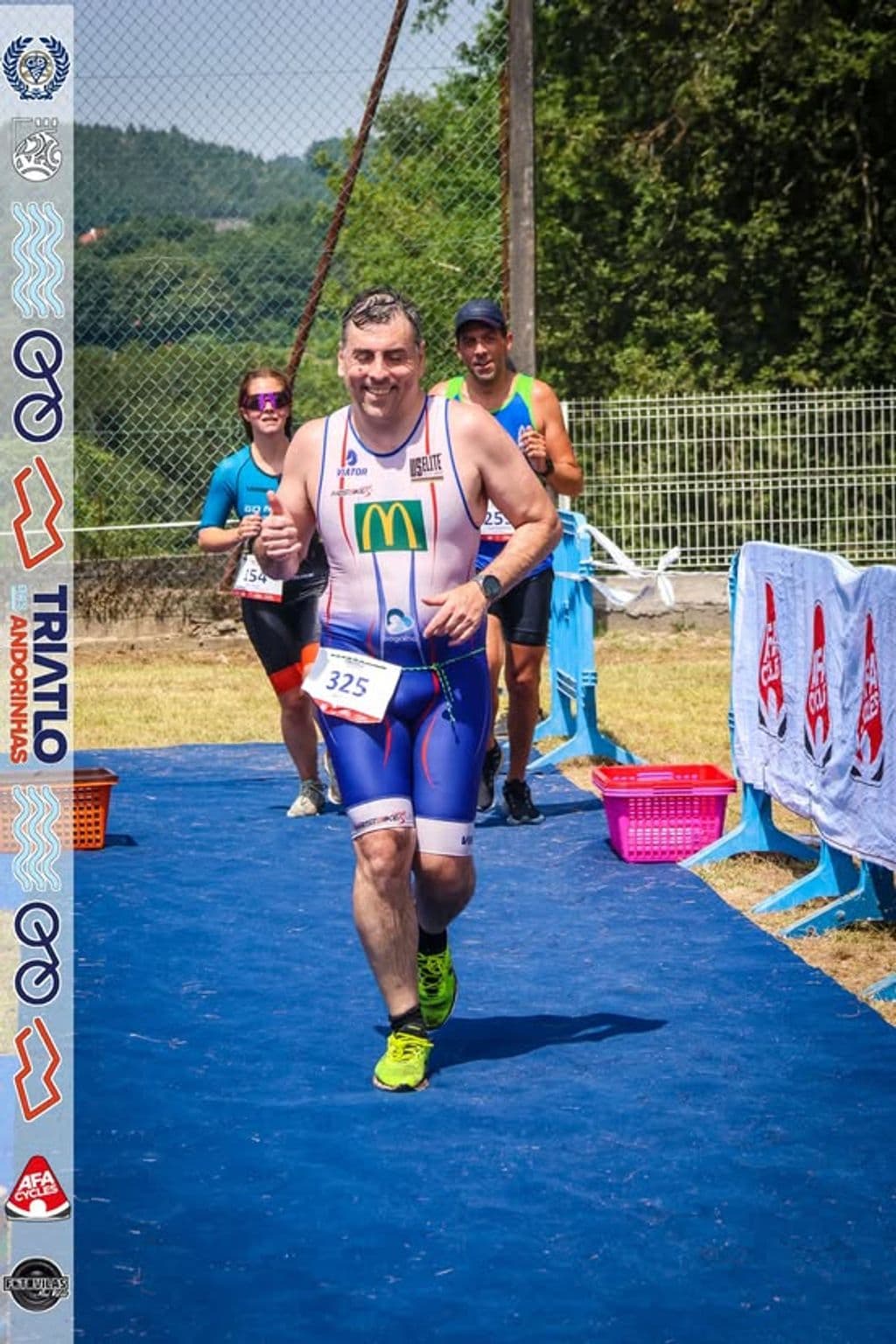 Atleta com o dorsal 325