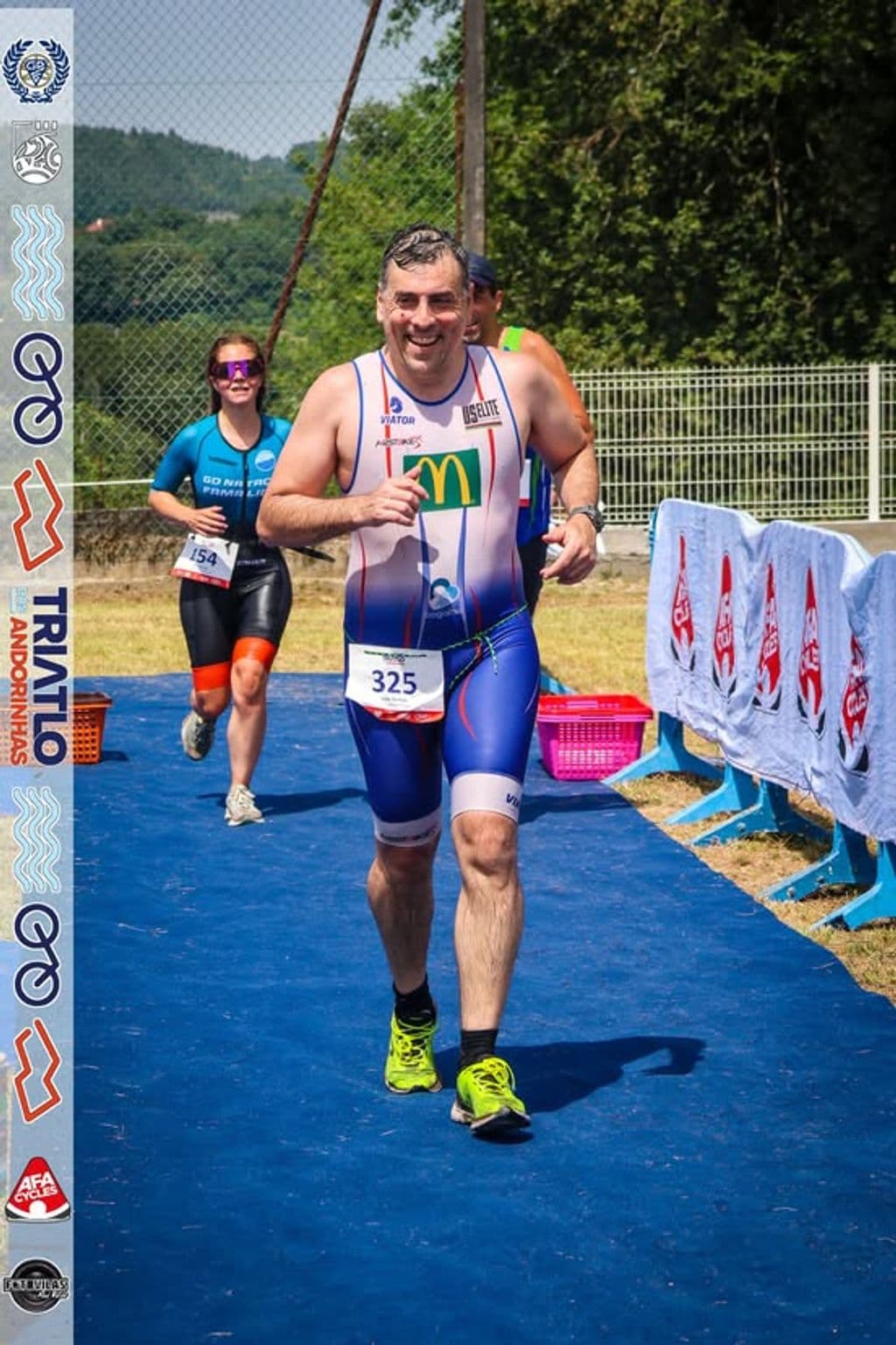 Atleta com o dorsal 325