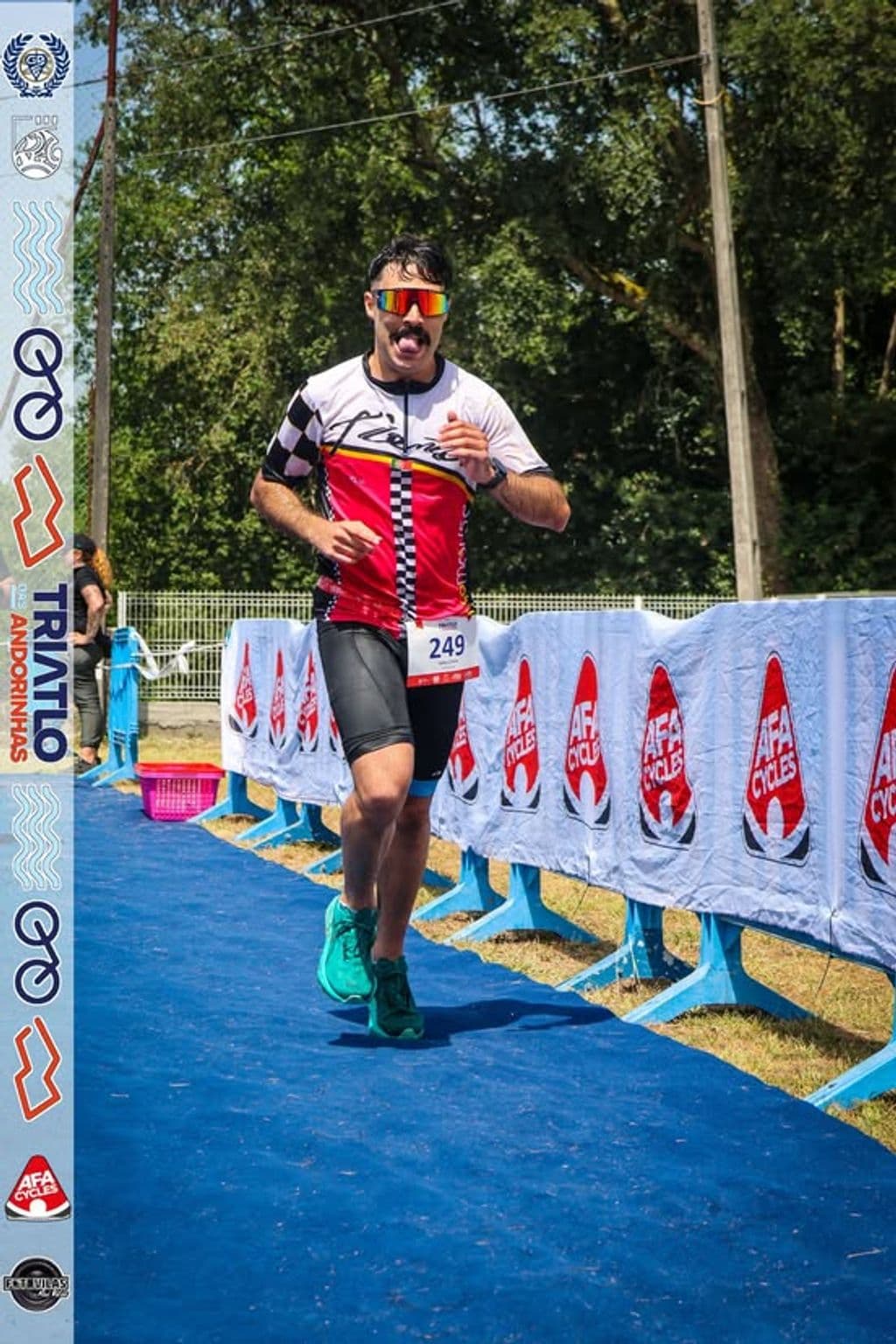 Atleta com o dorsal 249