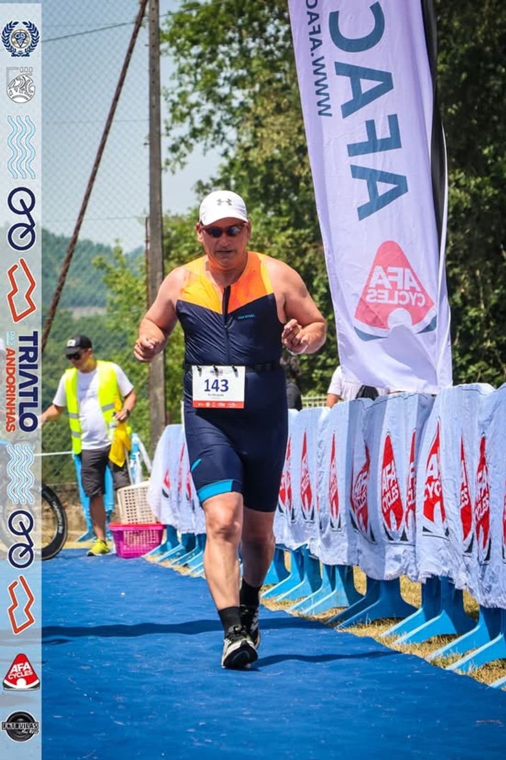 Atleta com o dorsal 143