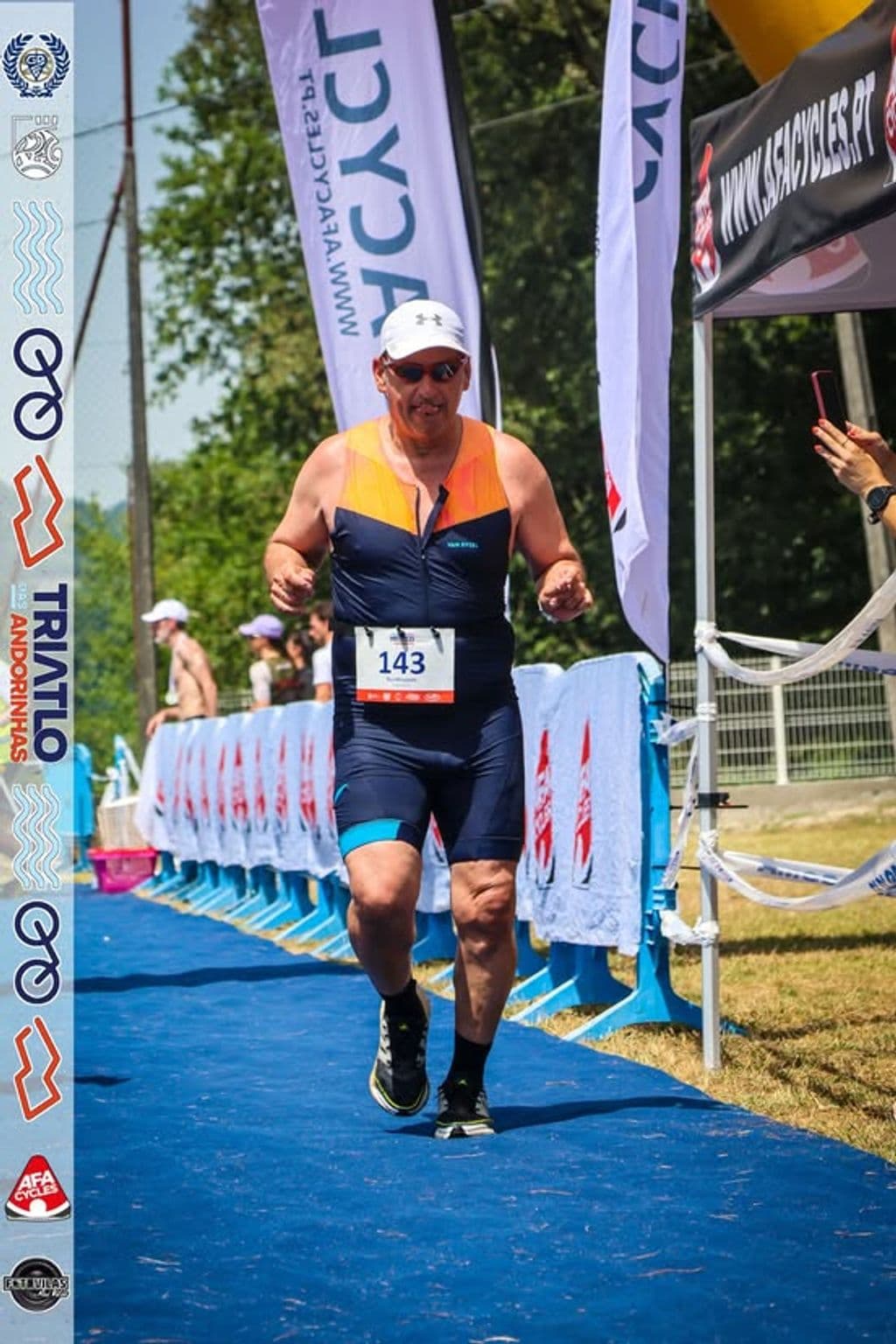 Atleta com o dorsal 143
