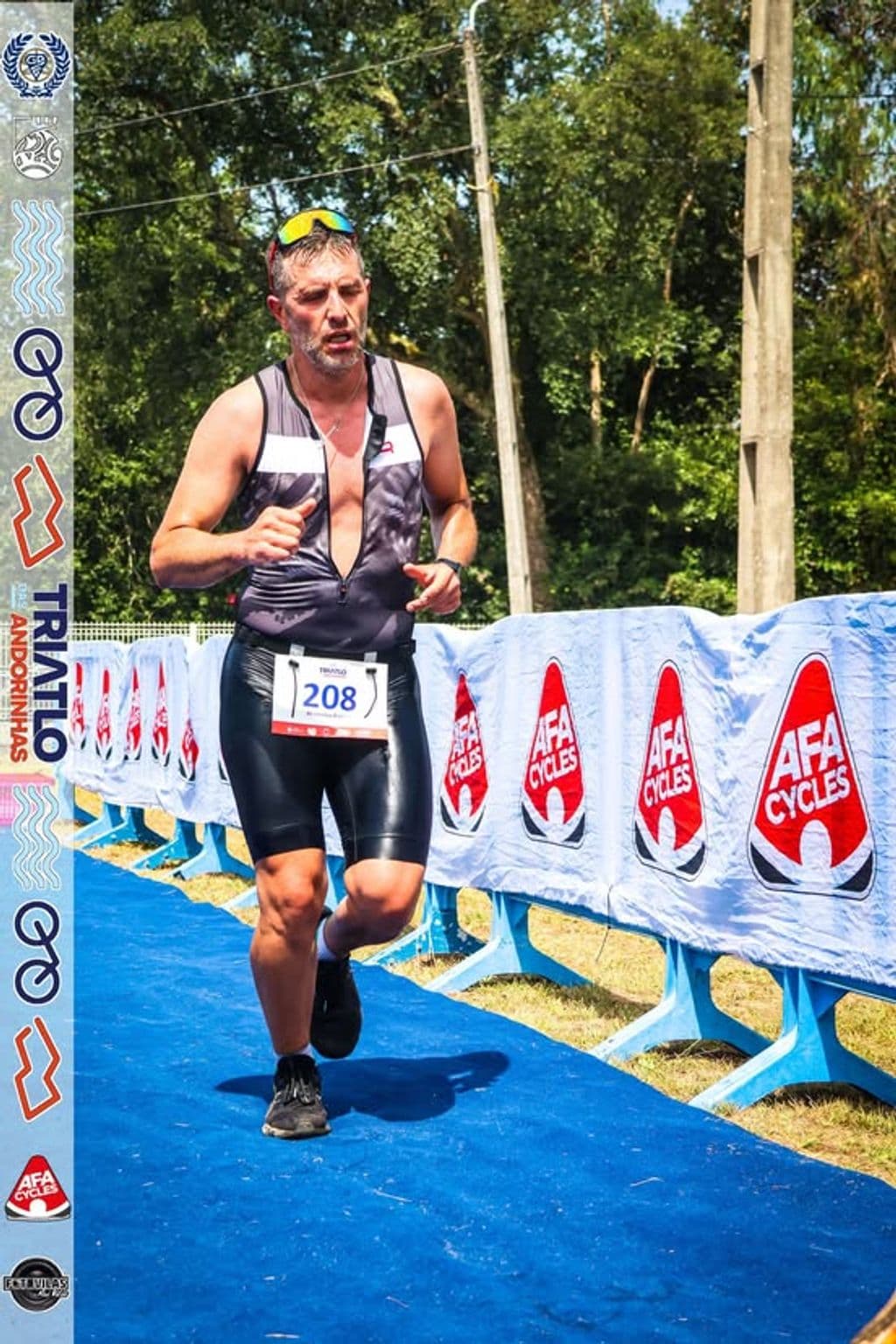 Atleta com o dorsal 208