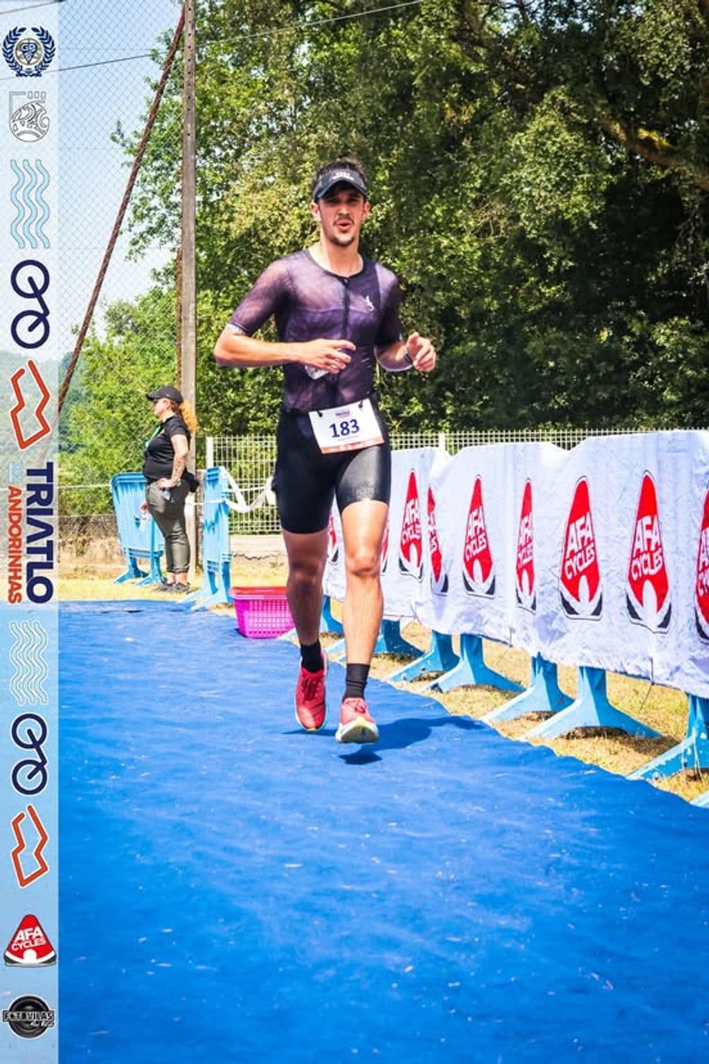 Atleta com o dorsal 183