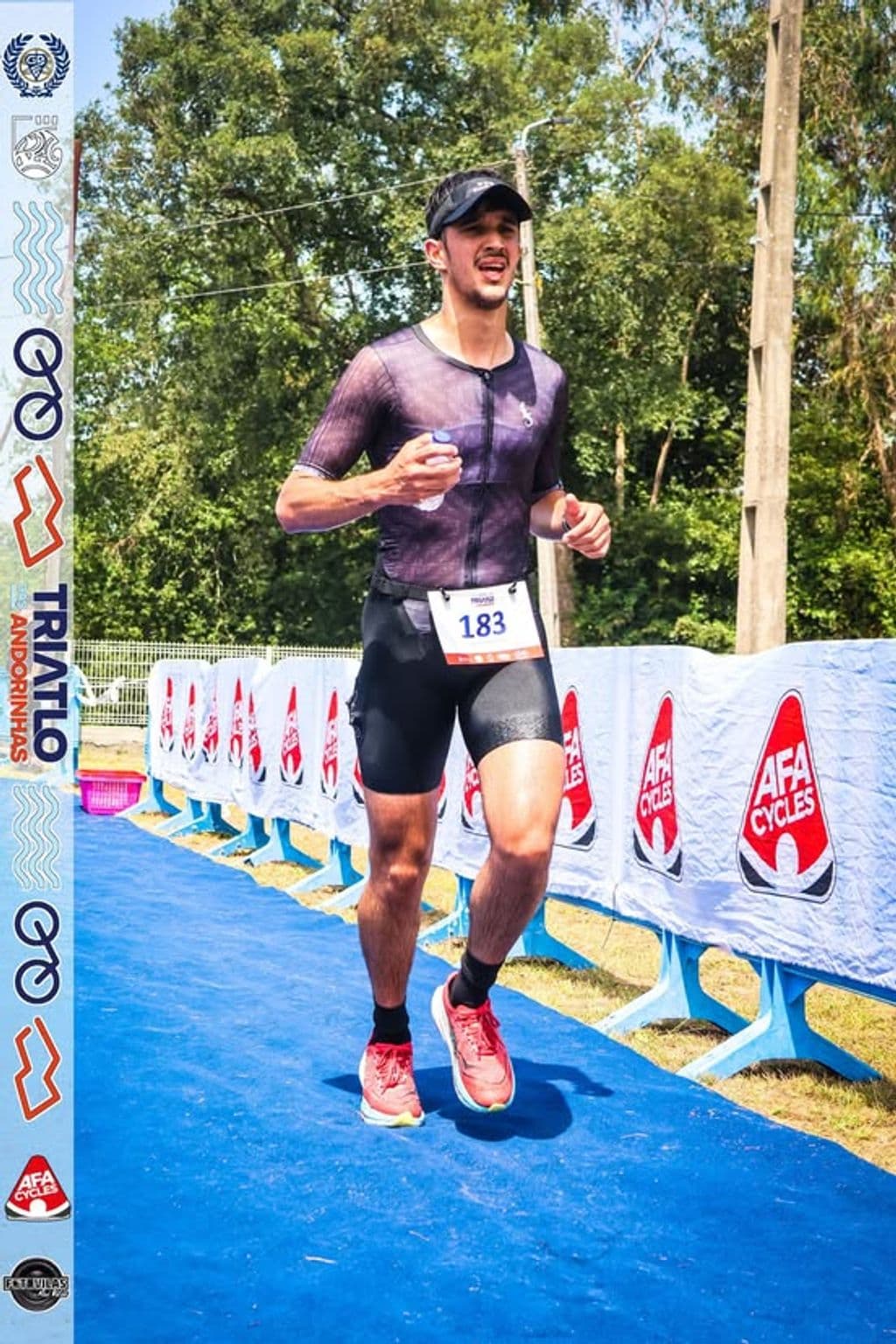 Atleta com o dorsal 183