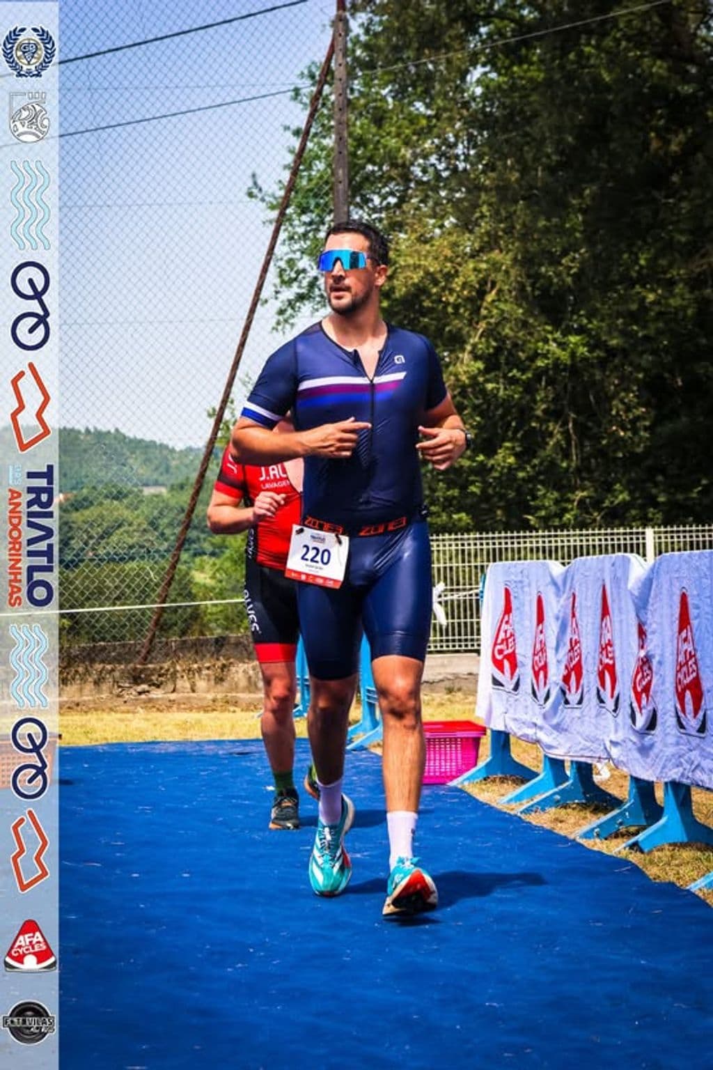 Atleta com o dorsal 220
