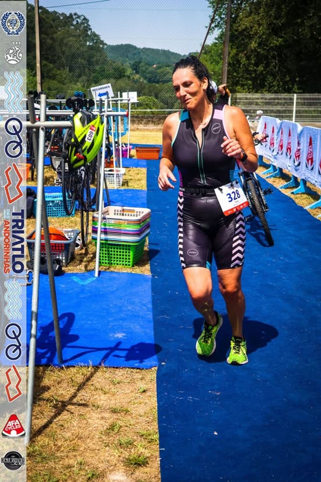 Atleta com o dorsal 328