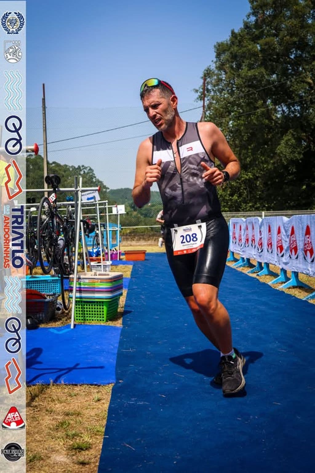 Atleta com o dorsal 208