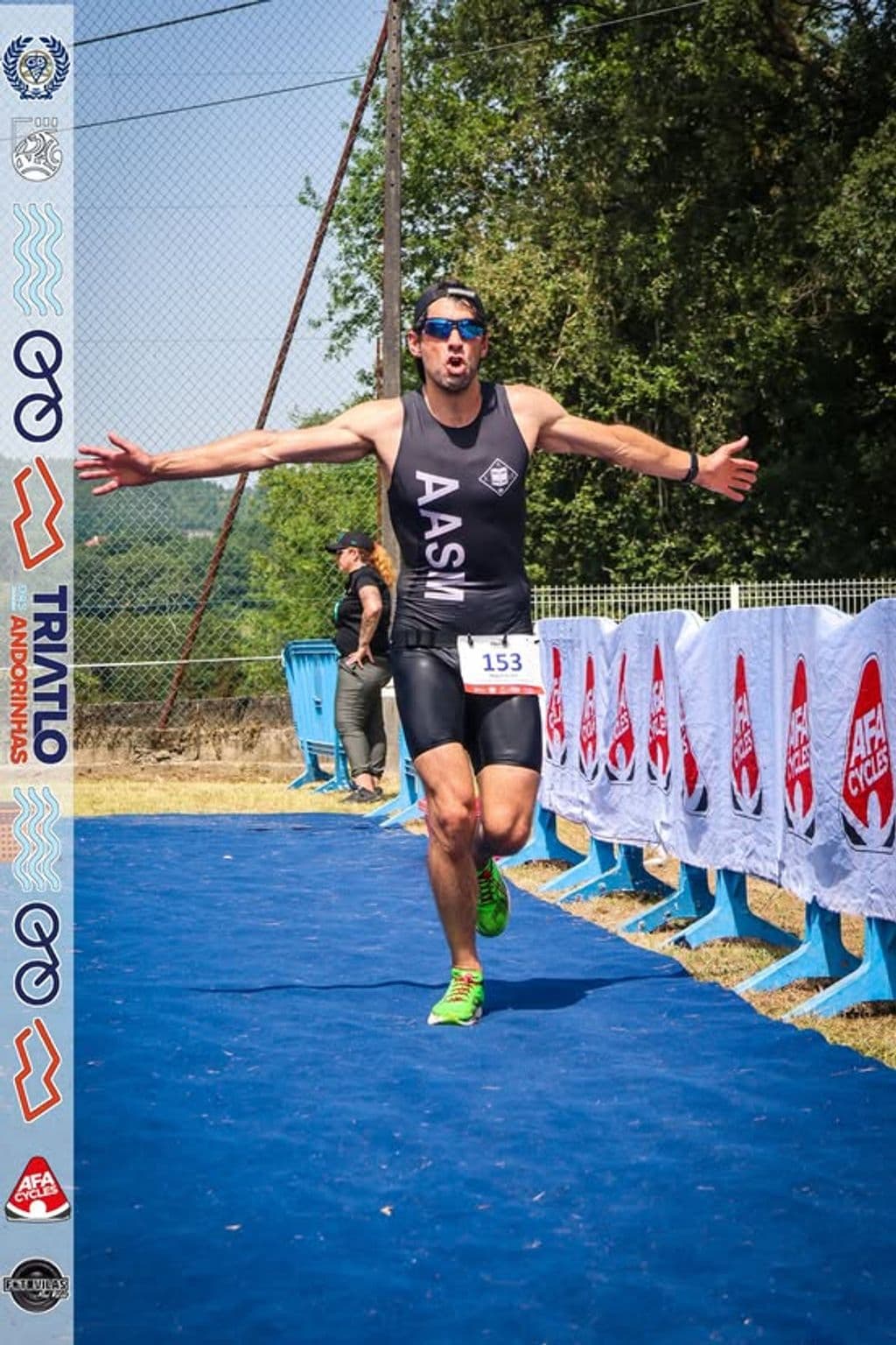 Atleta com o dorsal 153