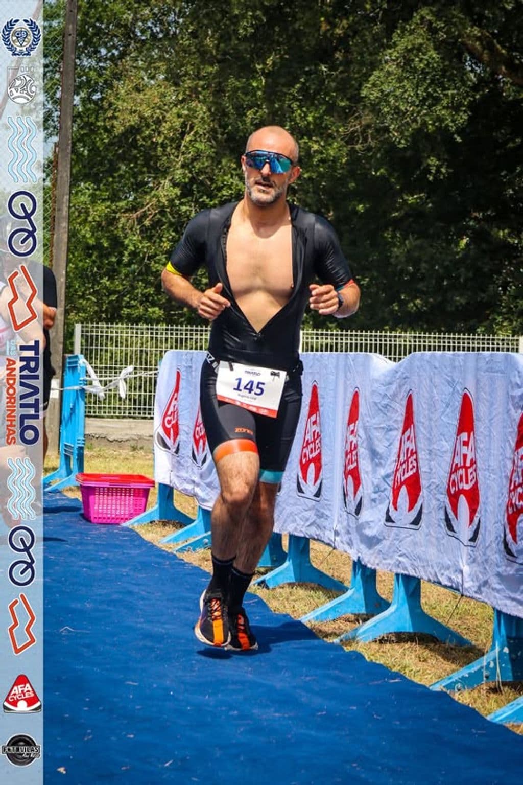 Atleta com o dorsal 145