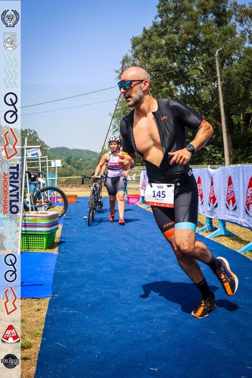 Atleta com o dorsal 145