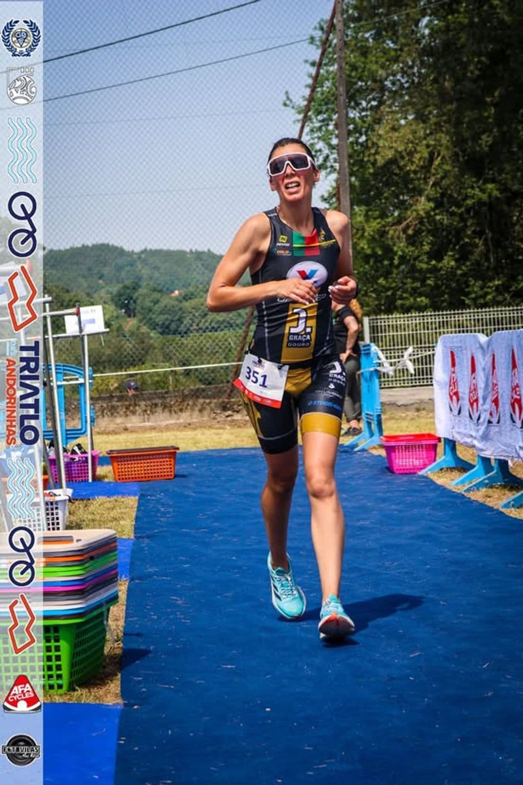 Atleta com o dorsal 351